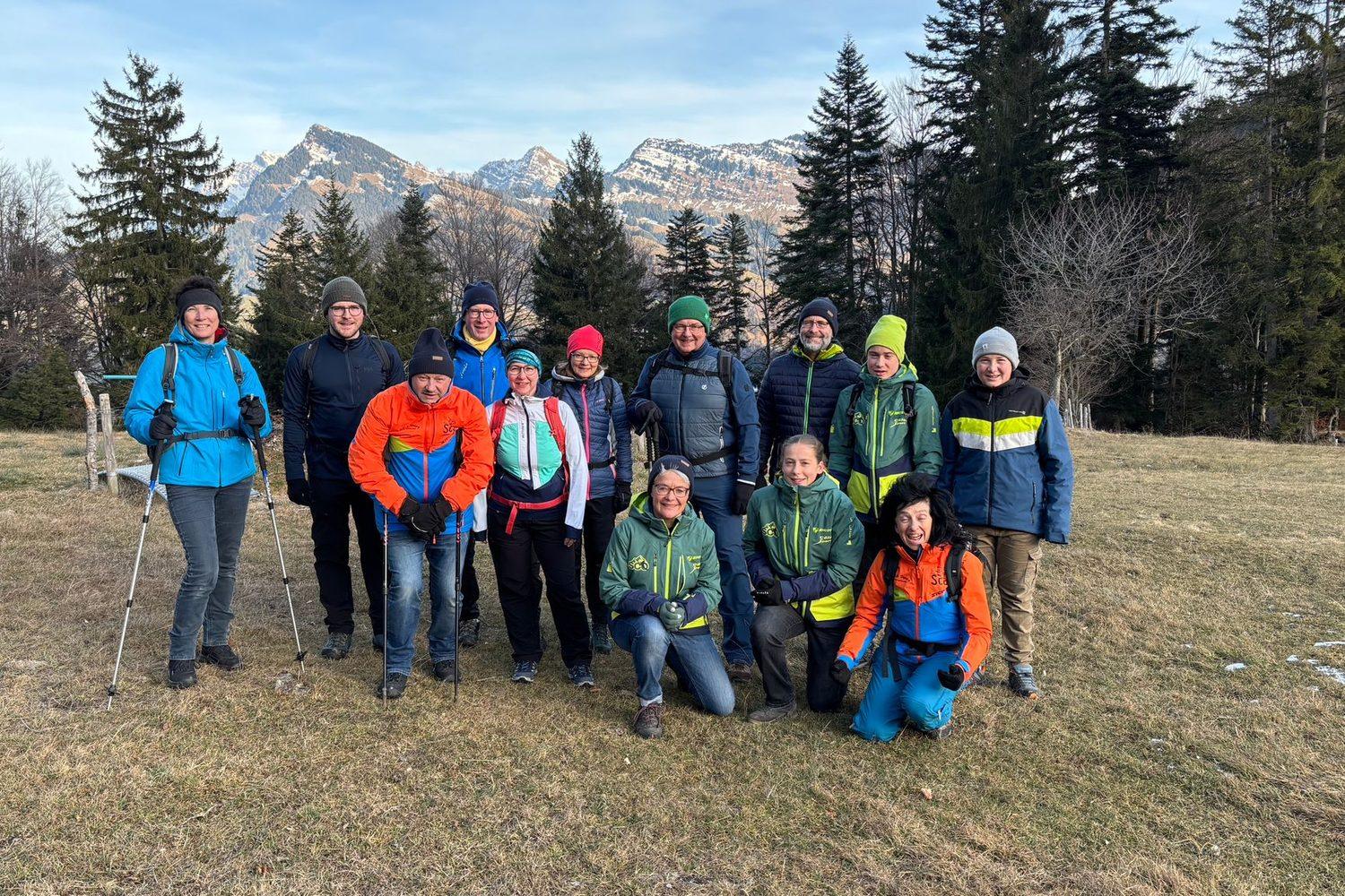 Gruppe des Skiclubs auf der Schneeschuhtour am 1. Januar 2026