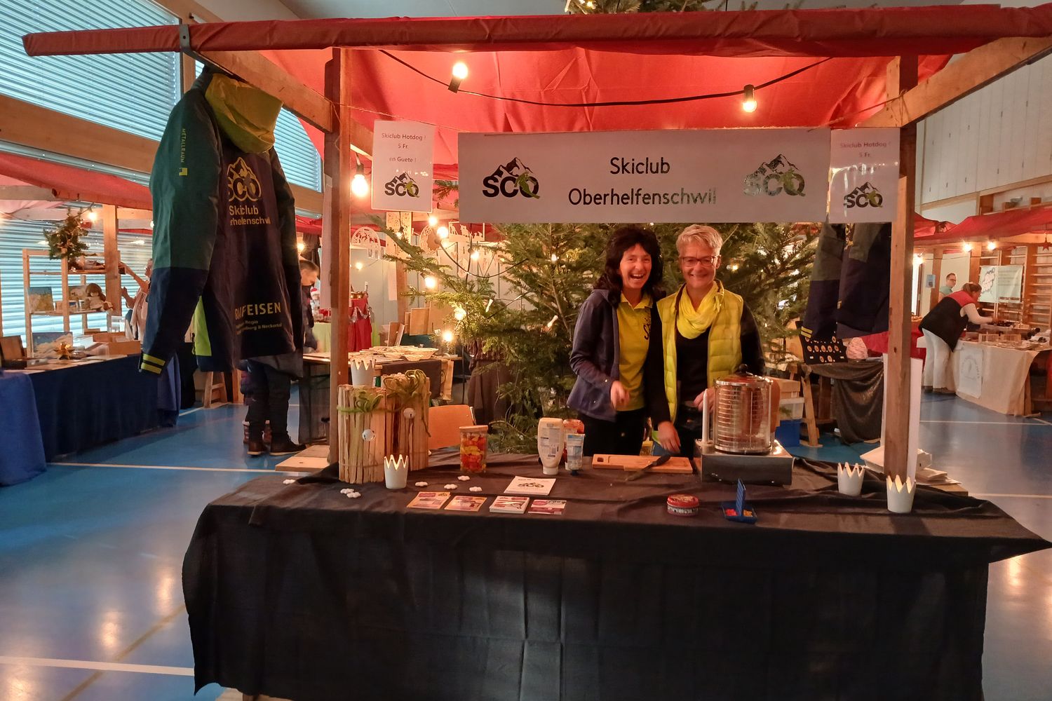 Stand des Skiclub Oberhelfenschwil am Weihnachtsmarkt